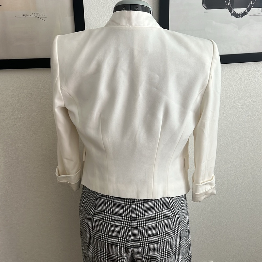 BCBG cropped tuxedo blazer - Picture 3 of 10